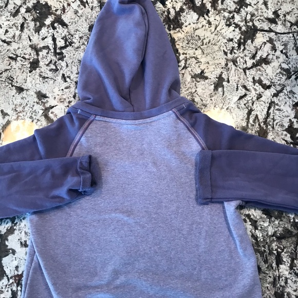 Under Armour cropped hoodie - Picture 3 of 3